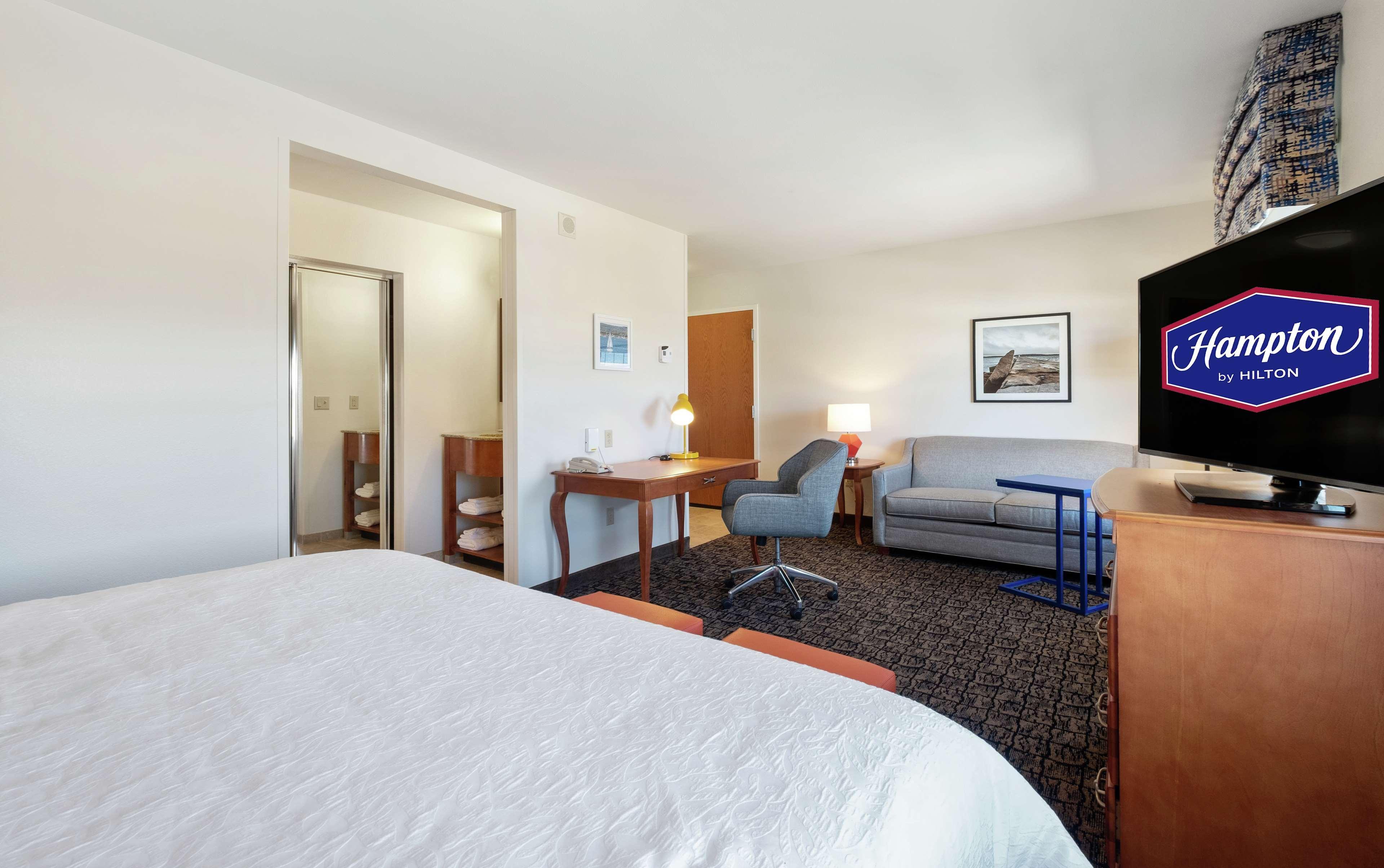 Hampton Inn&suites Rockland Hotel