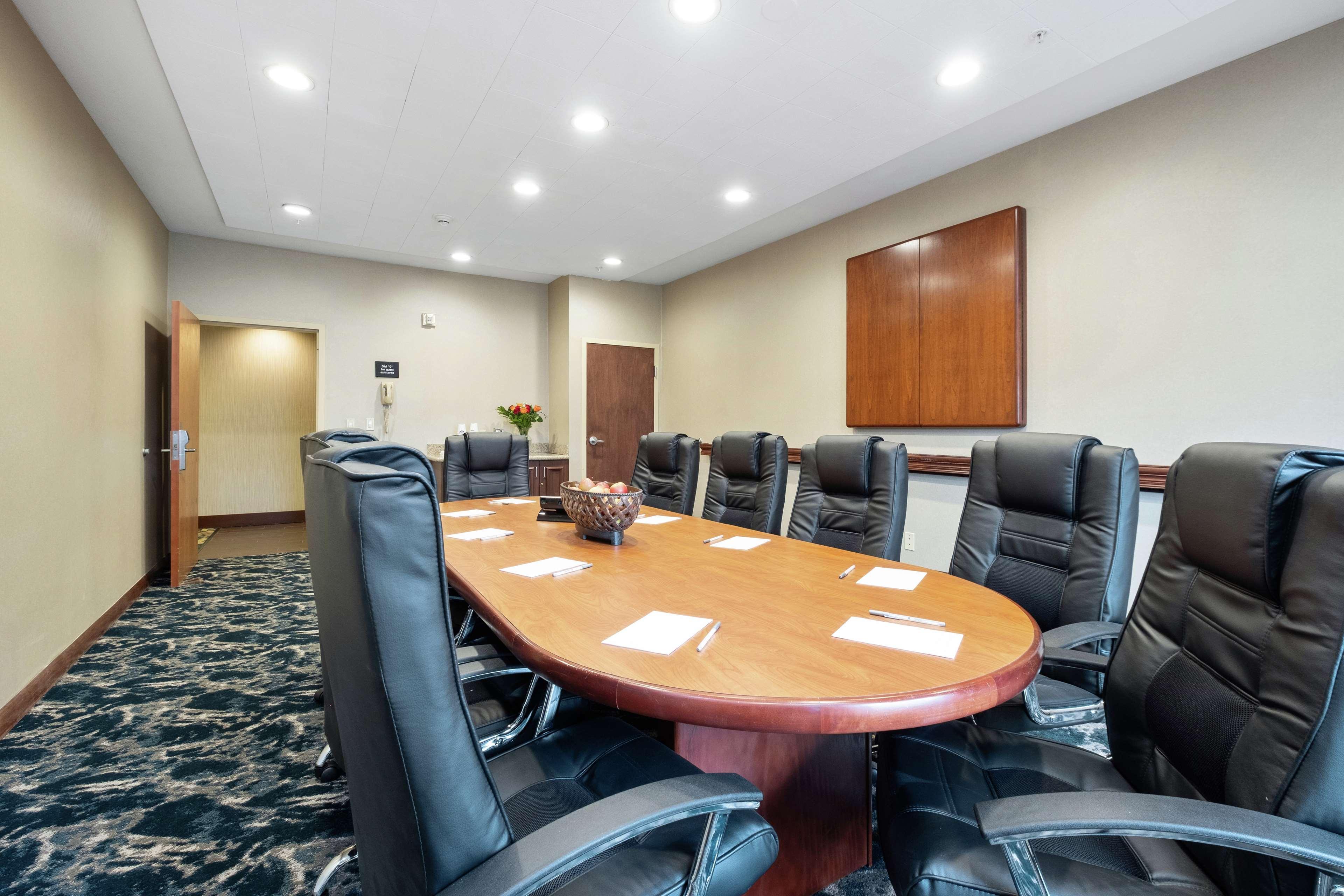 Hampton Inn&suites Rockland Hotel