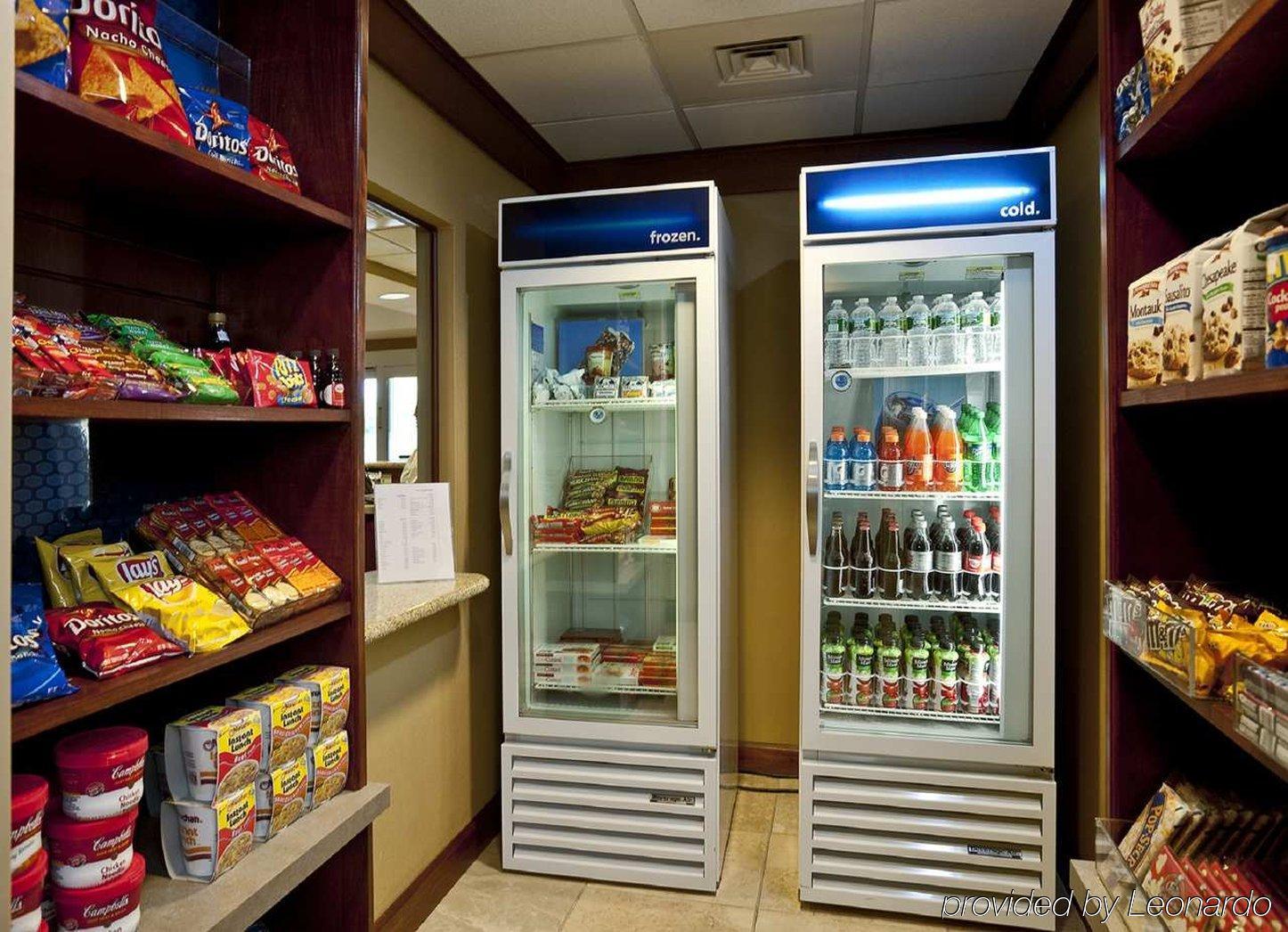 Hampton Inn&suites Rockland Hotel