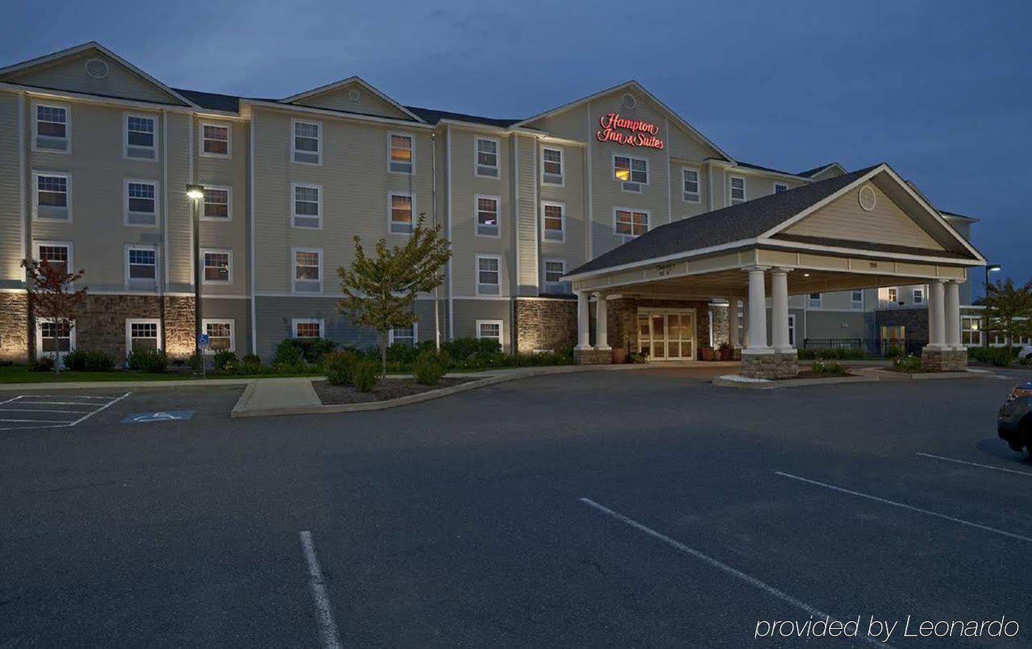 Hampton & Rockland Hotel