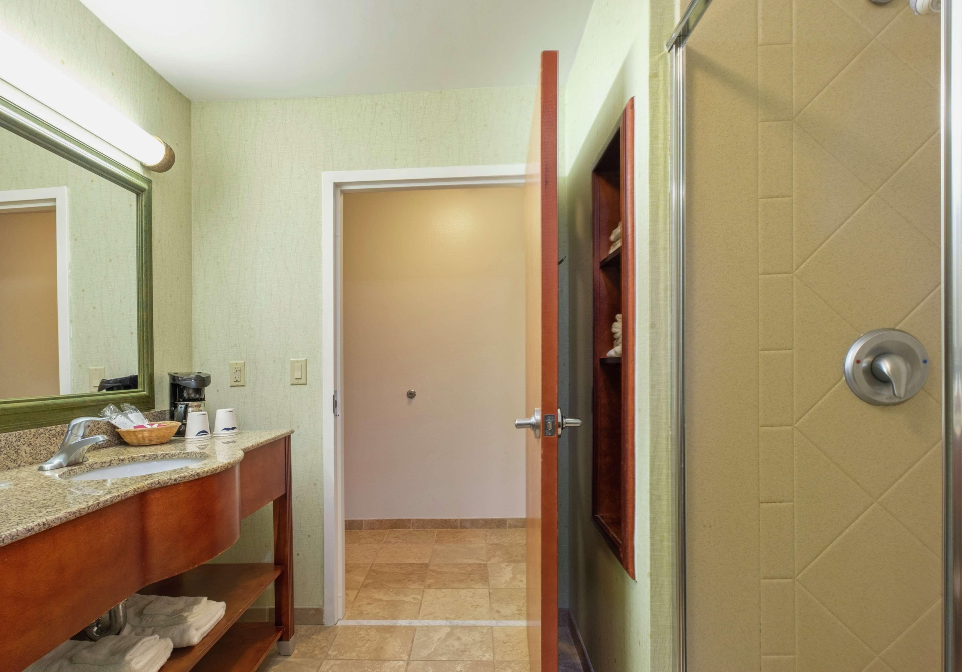 Hampton & Rockland 3*