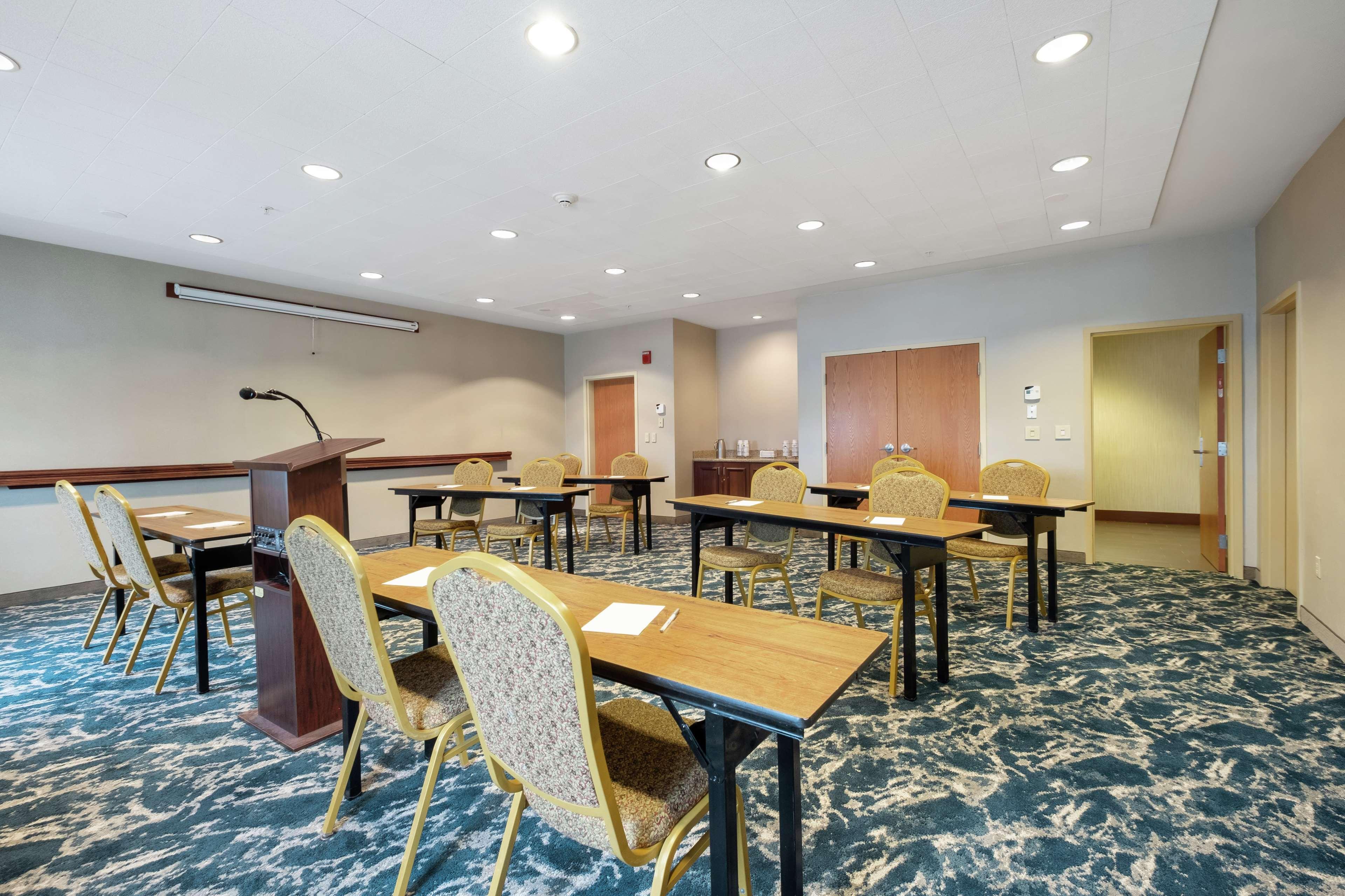 Hampton & Rockland Hotel 3*