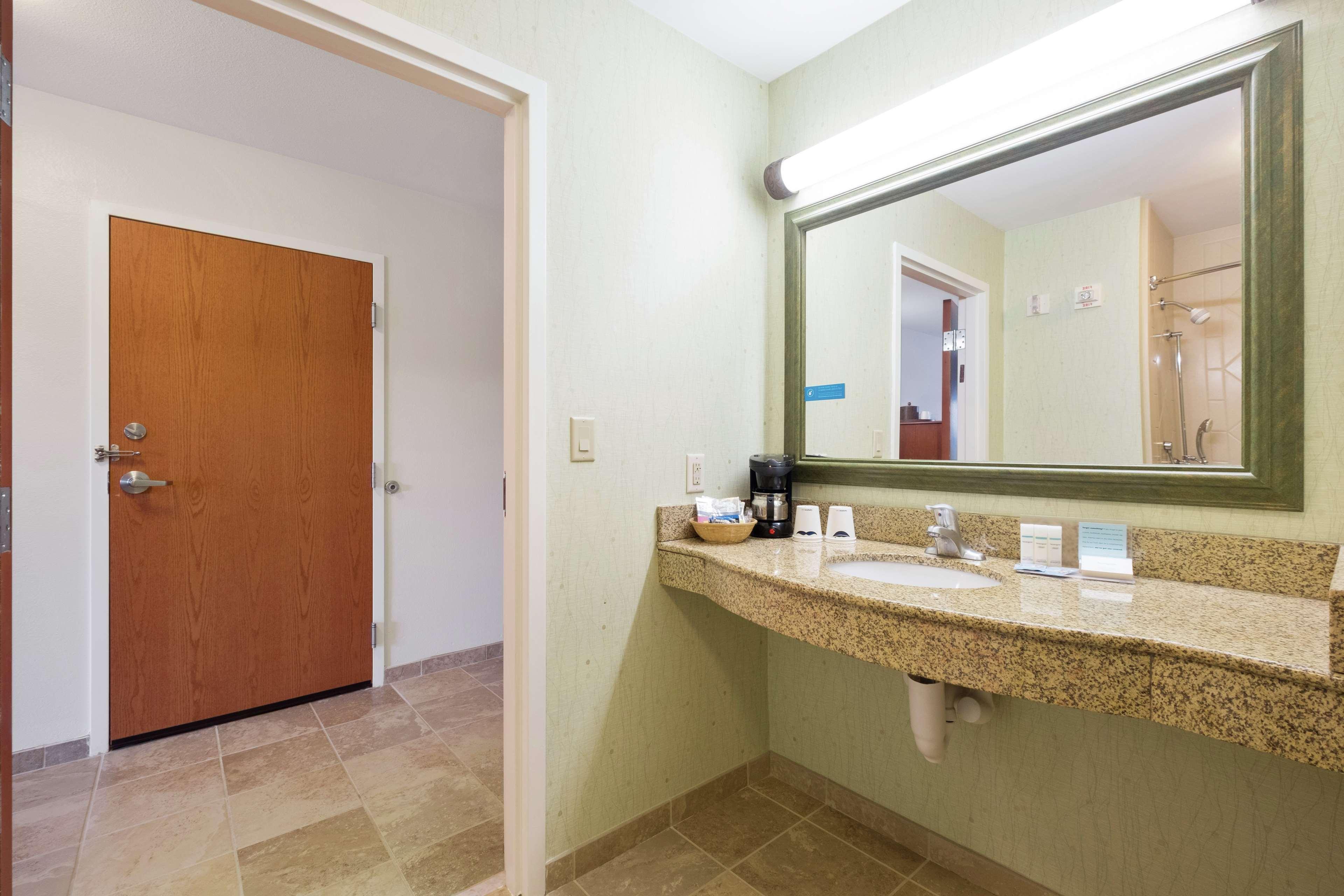 Hampton & Rockland 3*